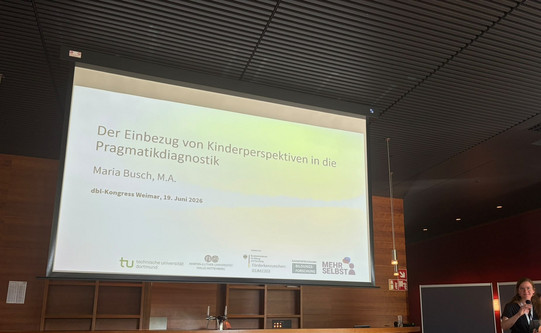 Leinwand, Bühne, Präsentation, Maria Busch